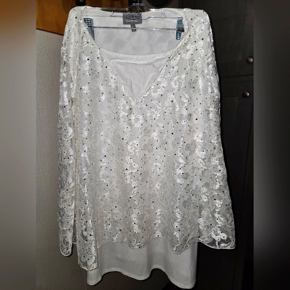 Essentials Tops - ***Essential White/ Silver Dotted Poncho shirt ---  4XL